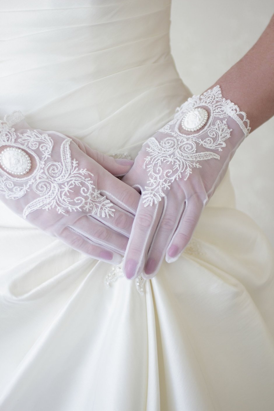 Перчатки на свадьбу невесте черные