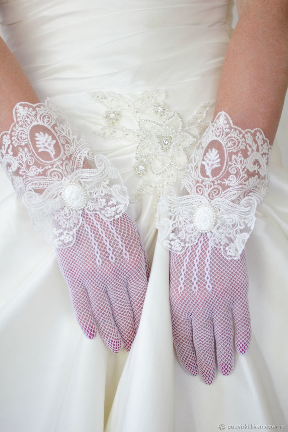 Свадебные перчатки кружевные