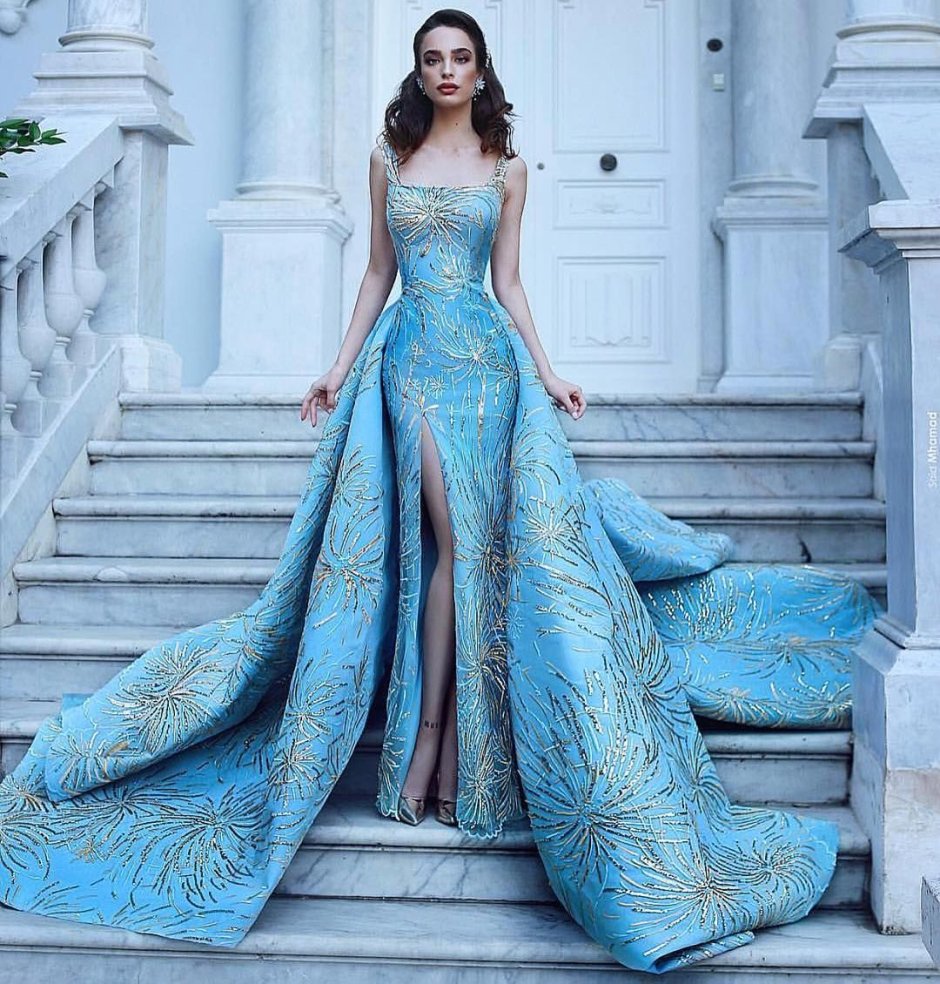Легкое голубое свадебное платье