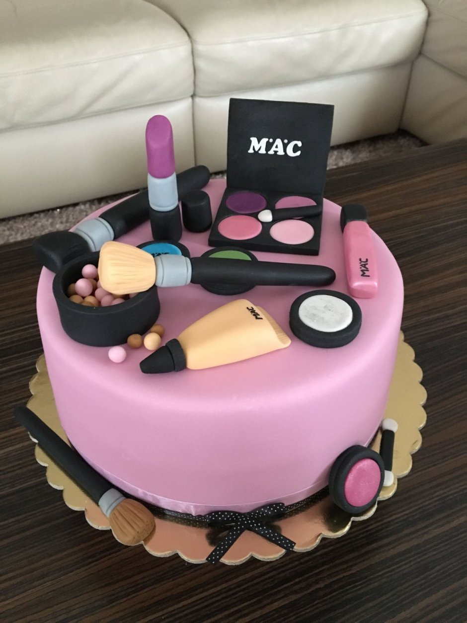 Нежный торт для девушки