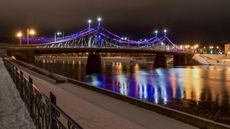 Староволжский мост в Твери зимой