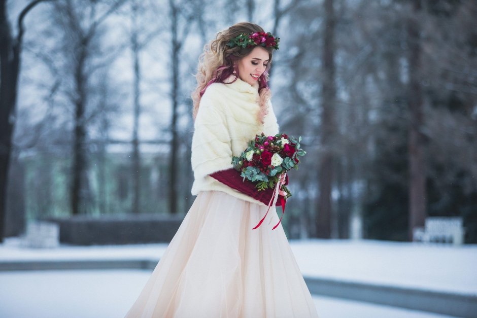 Невесты зимой в шубках