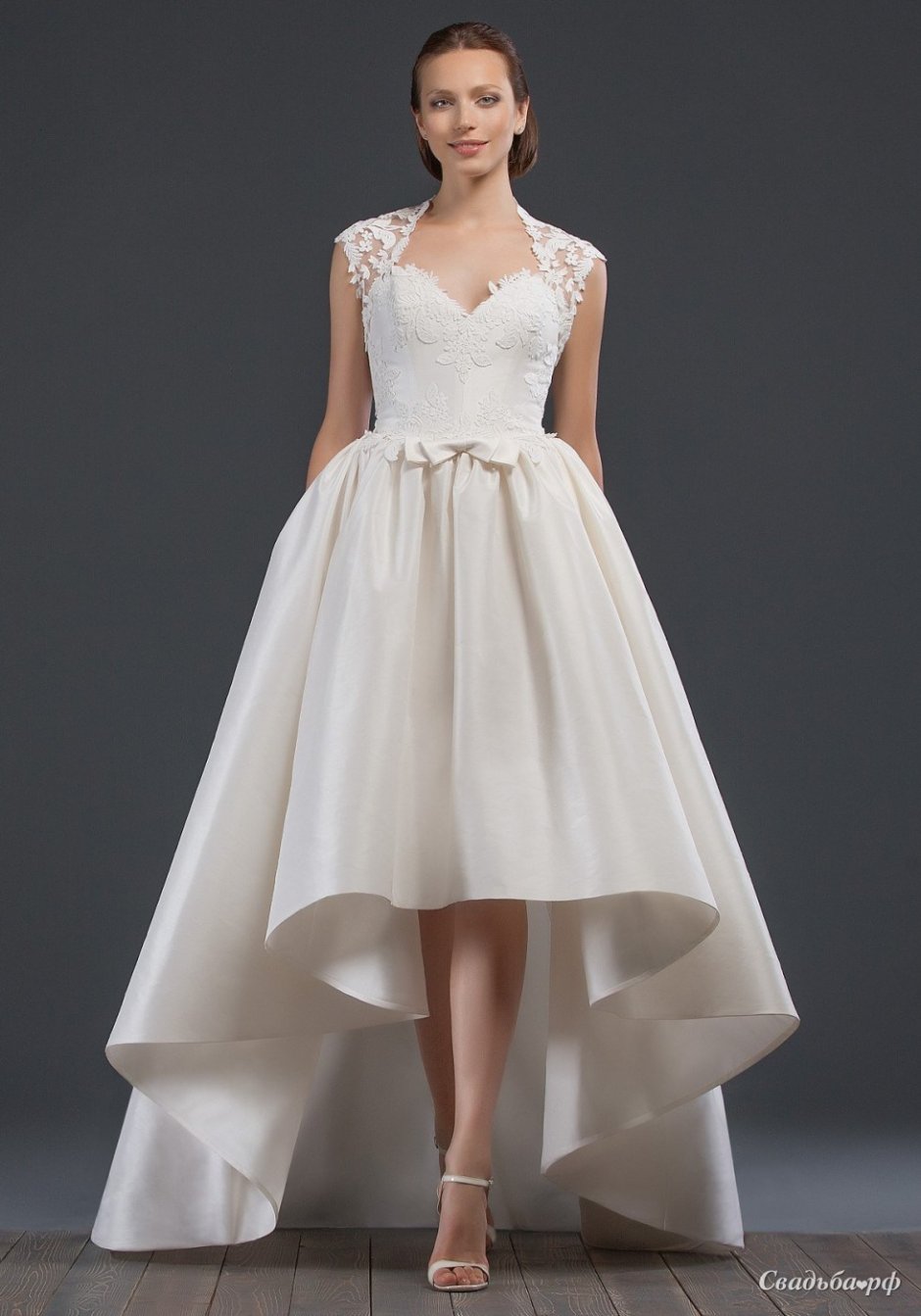 Свадебное платье с поясом на талии