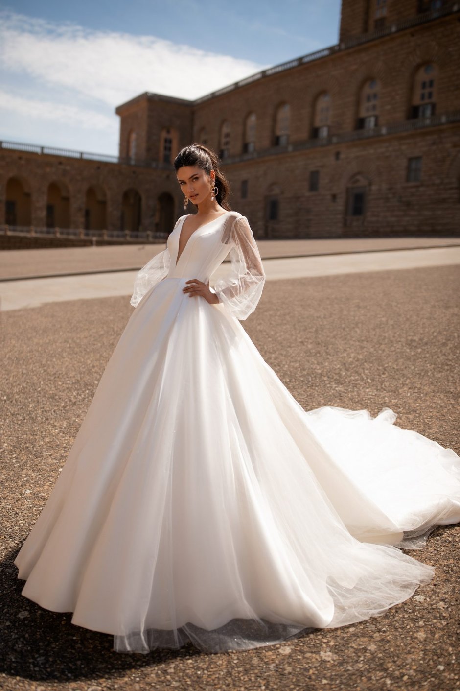 Свадебное атласное платье Milla Nova