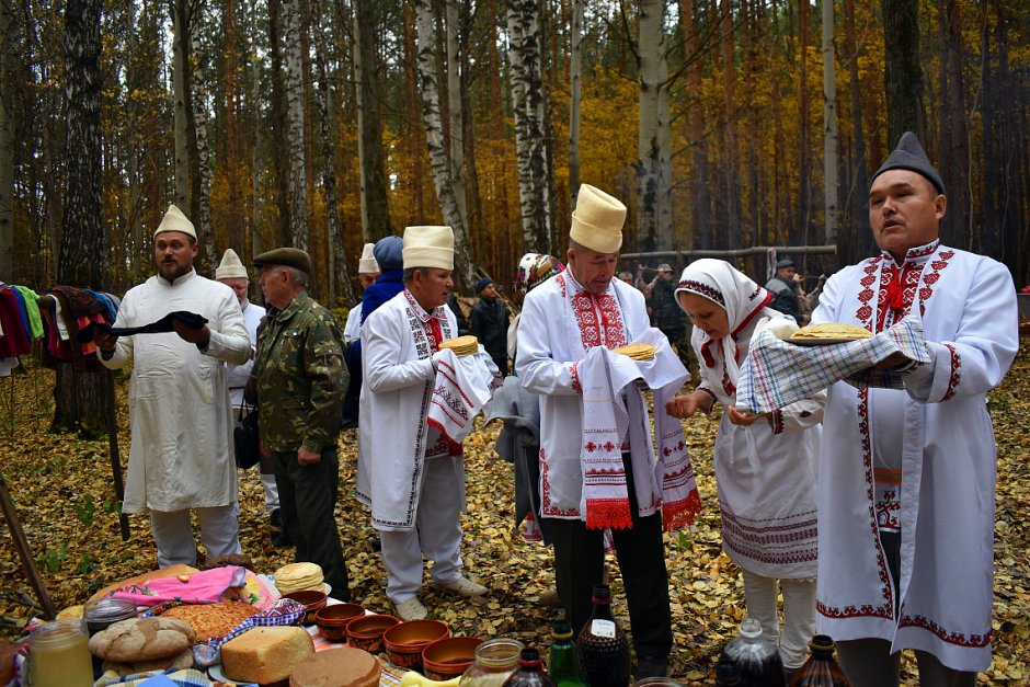 Марийский свадебный костюм национальный