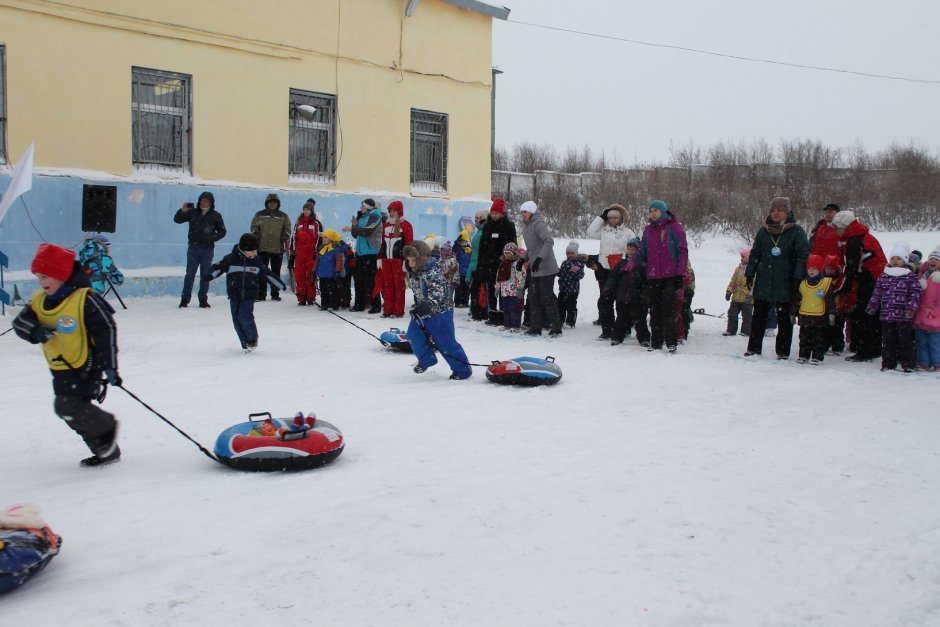 Зимние соревнования для детей на улице в детском саду