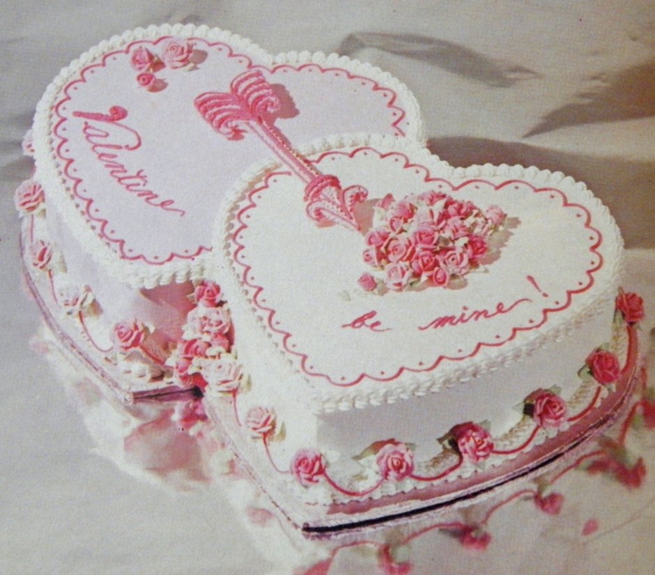 Свадебный торт одноярусный в форме сердца