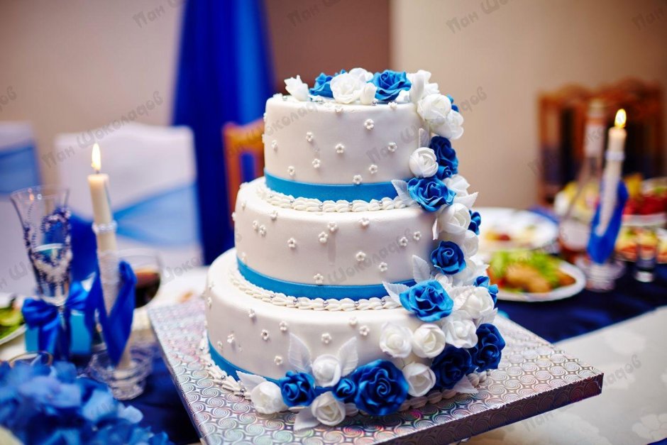 Голубой торт крем чиз
