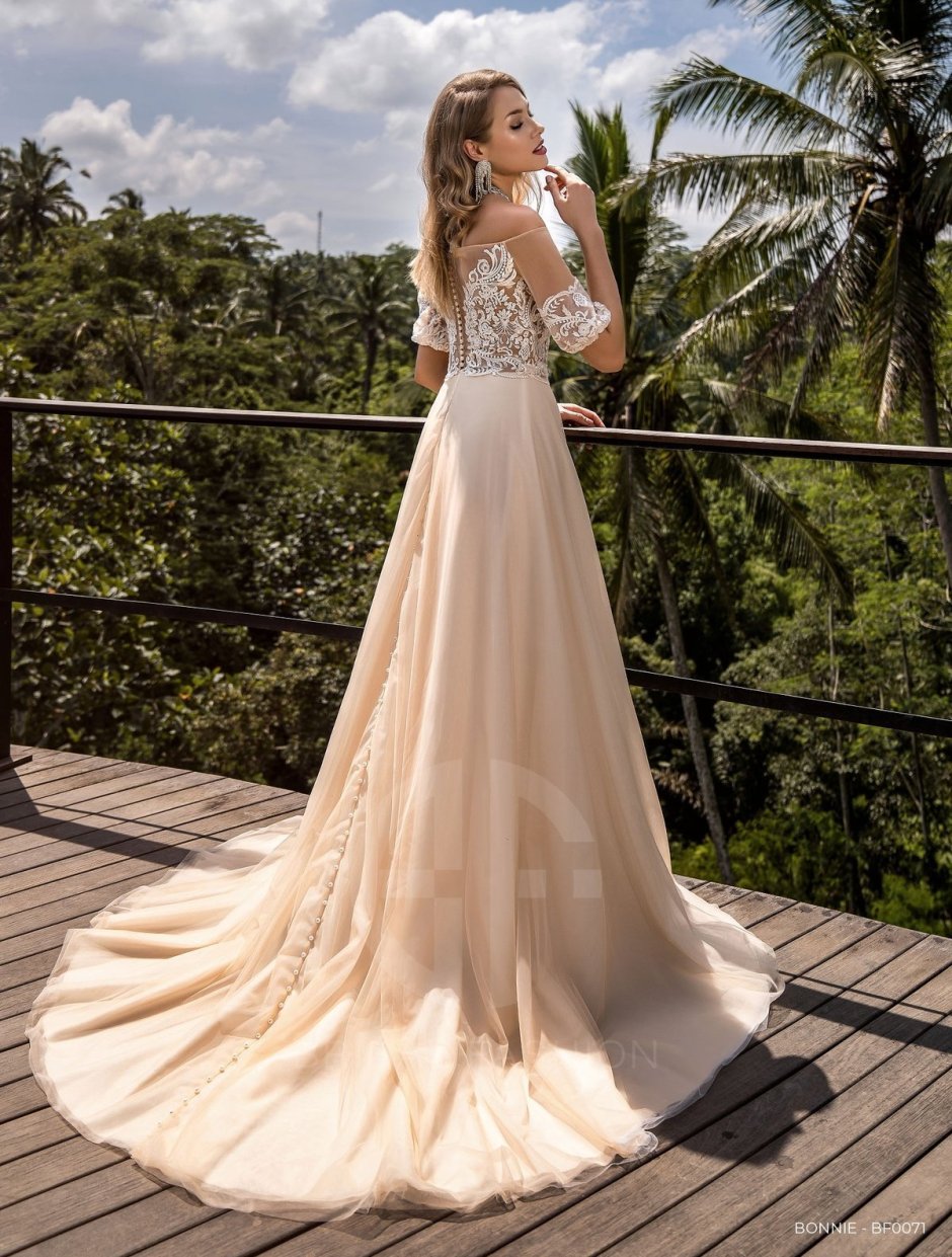 Свадебное платье светлый капучино