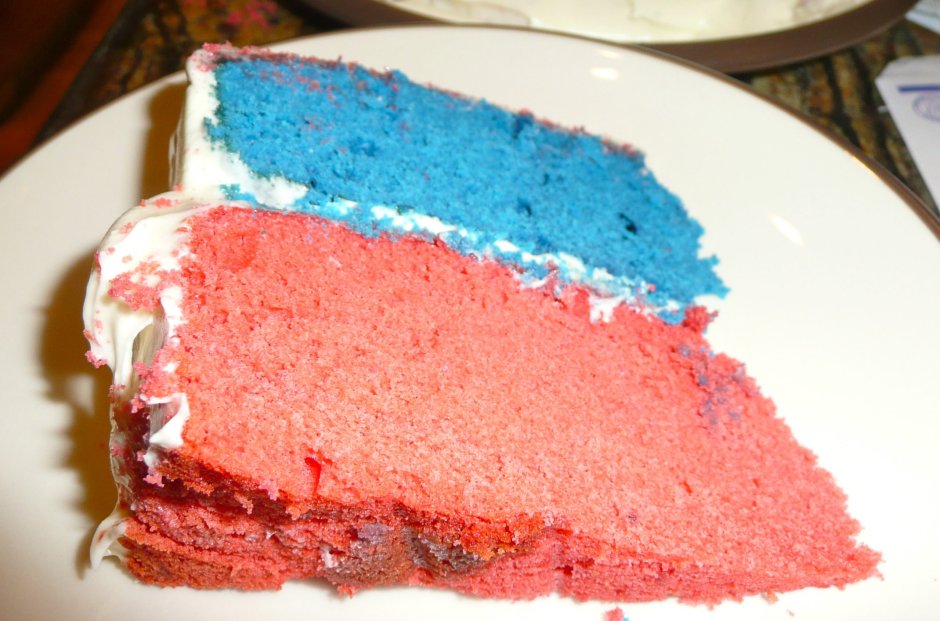 Начинка торта синего цвета