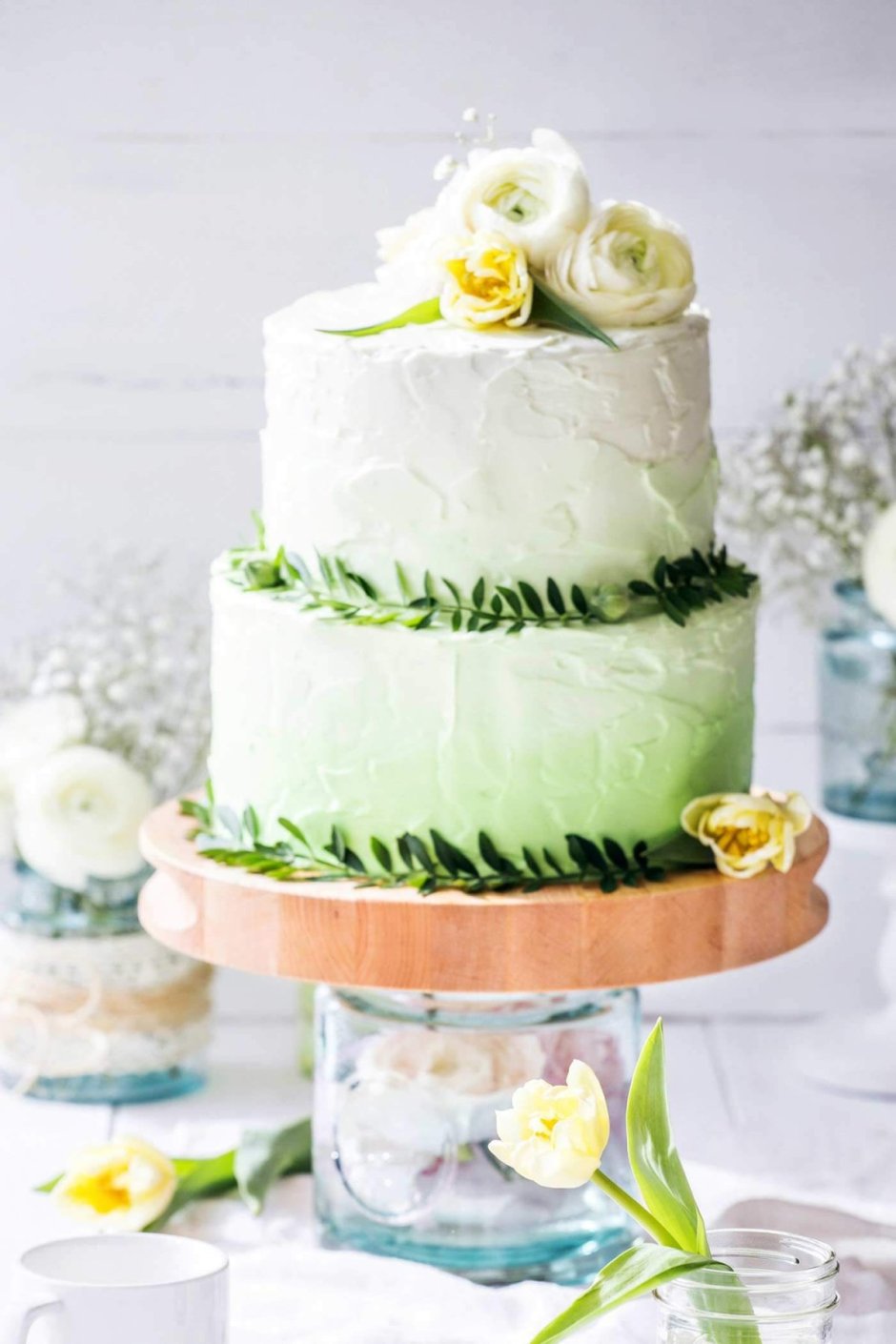Торт двухъярусный на свадьбу крем чиз