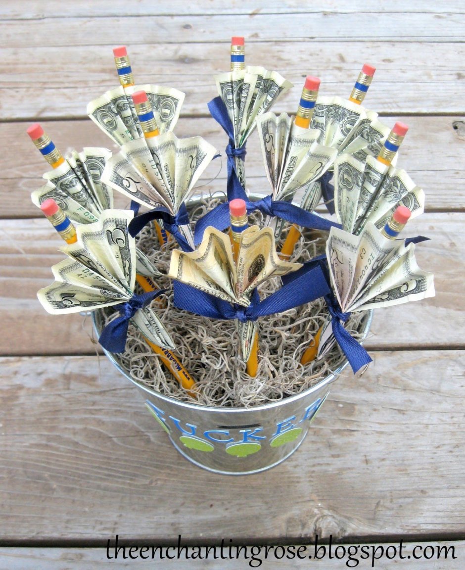 Букет цветов с деньгами