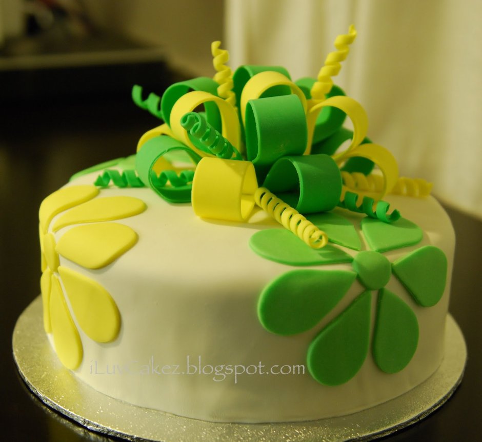 Торт желто-зеленый детский