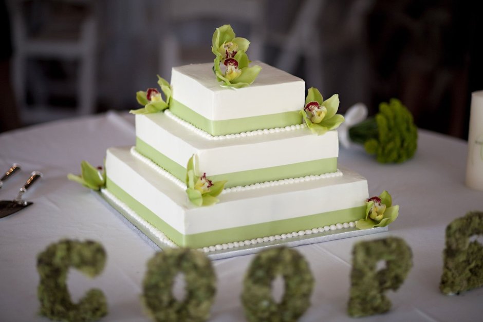 Квадратный свадебный торт