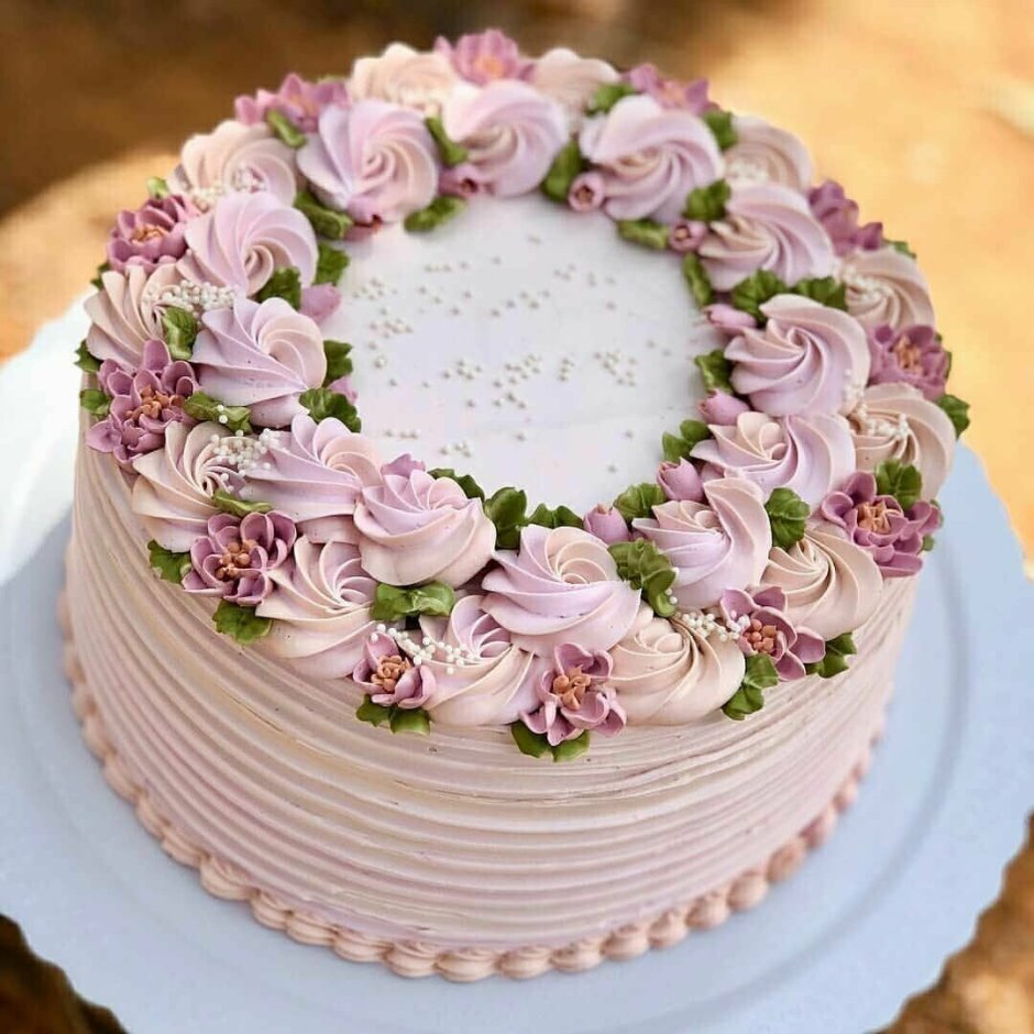 Мужской торт с кремовыми цветами