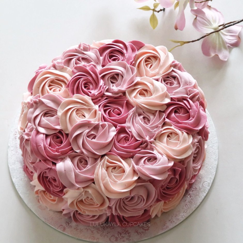 Украшение торта сухими цветами