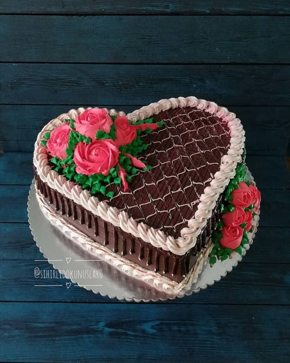 Cake in the form of a Heart