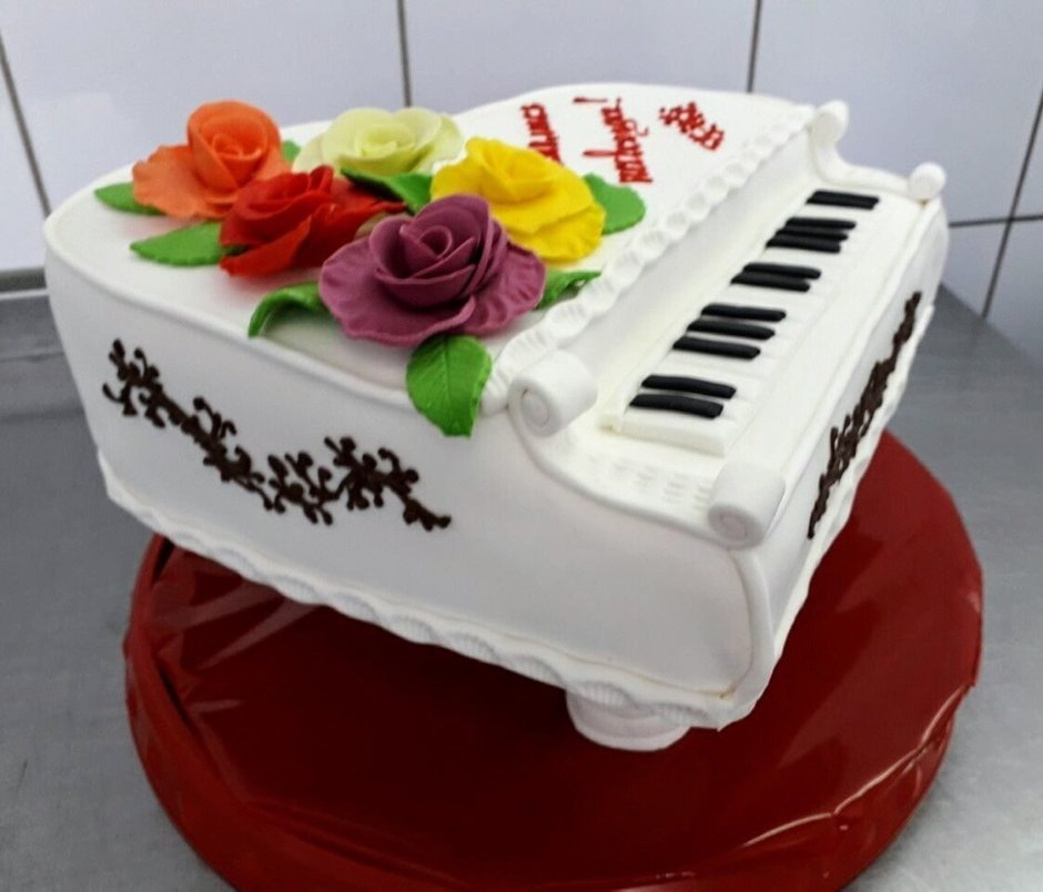 Торт пианино для девочки из крема