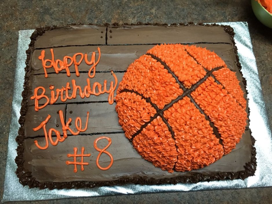Торт в виде баскетбольного мяча без мастики