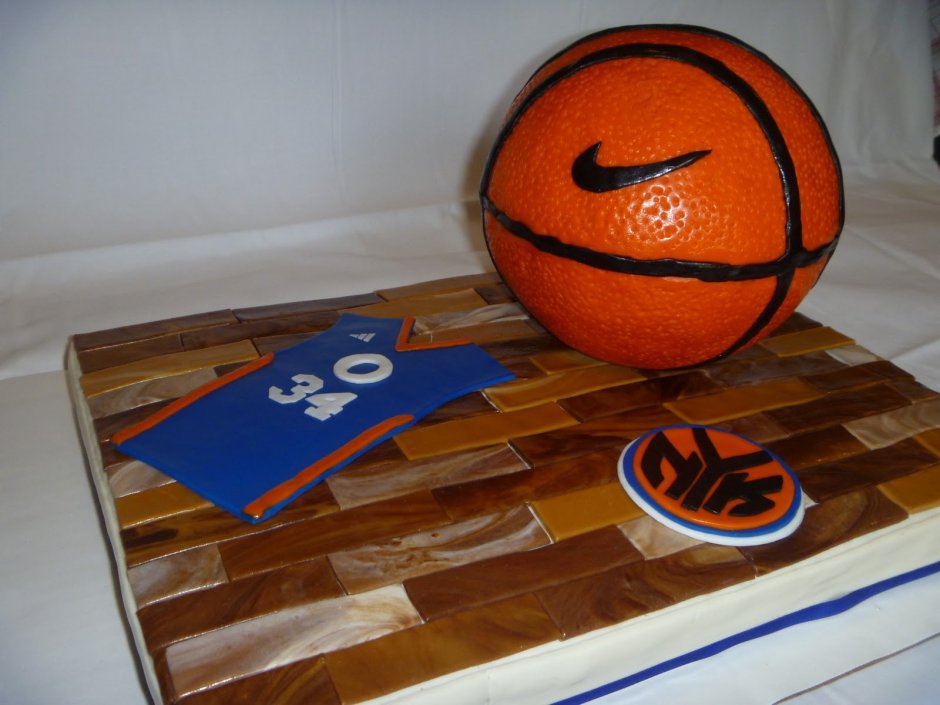 Торт с баскетбольным мячом для мальчика