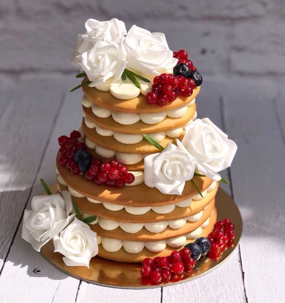 Свадебный торт трехъярусный необычный