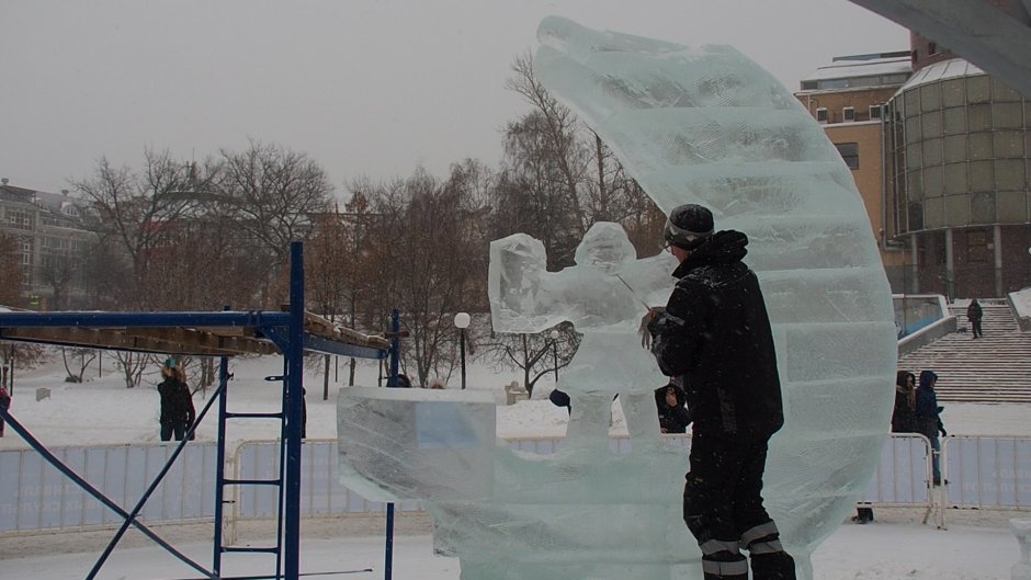 Парк Горького снег и лед в Москве