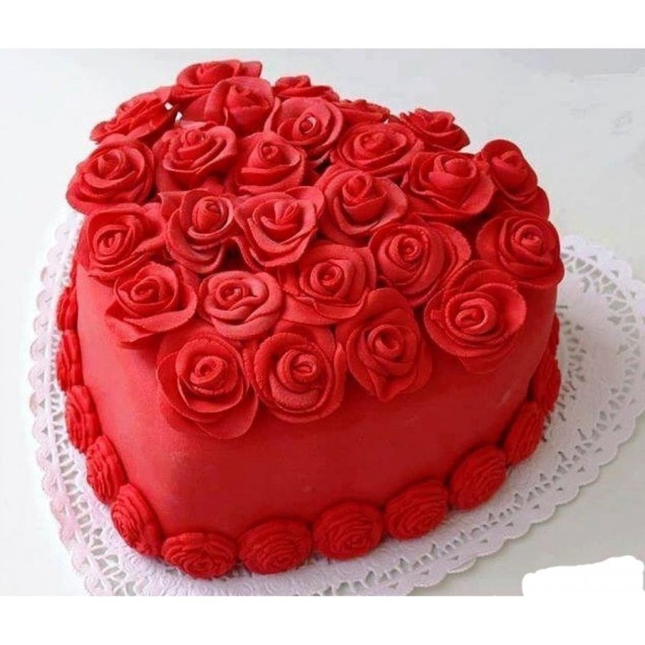 Торт в виде сердца с розами
