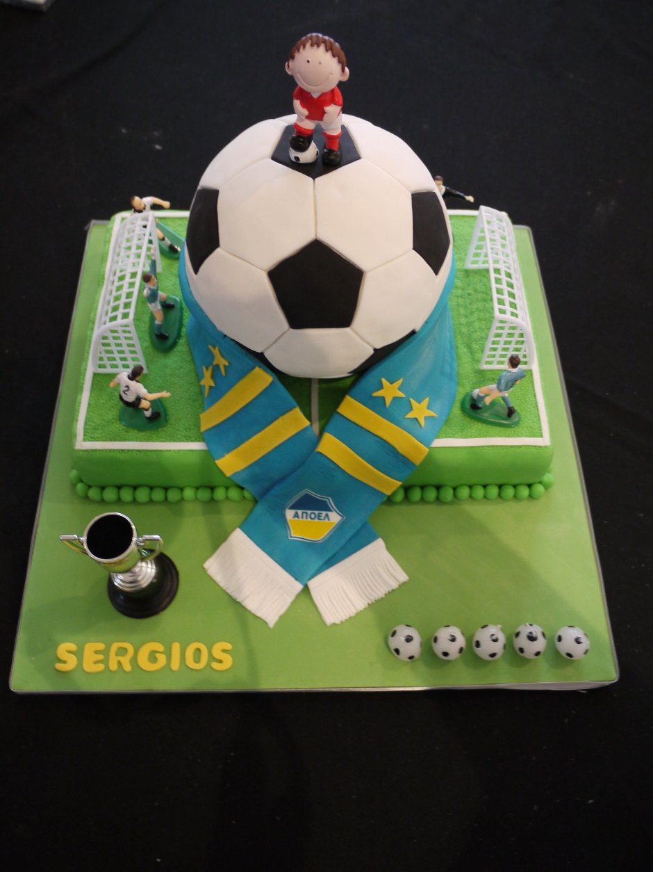 Необычный торт футбол