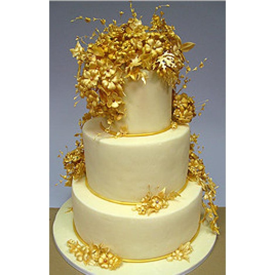 Торт с желто золотым декором