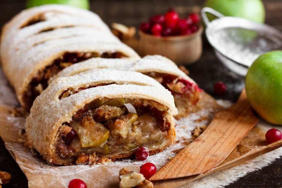 Яблочный штрудель (Apfelstrudel)