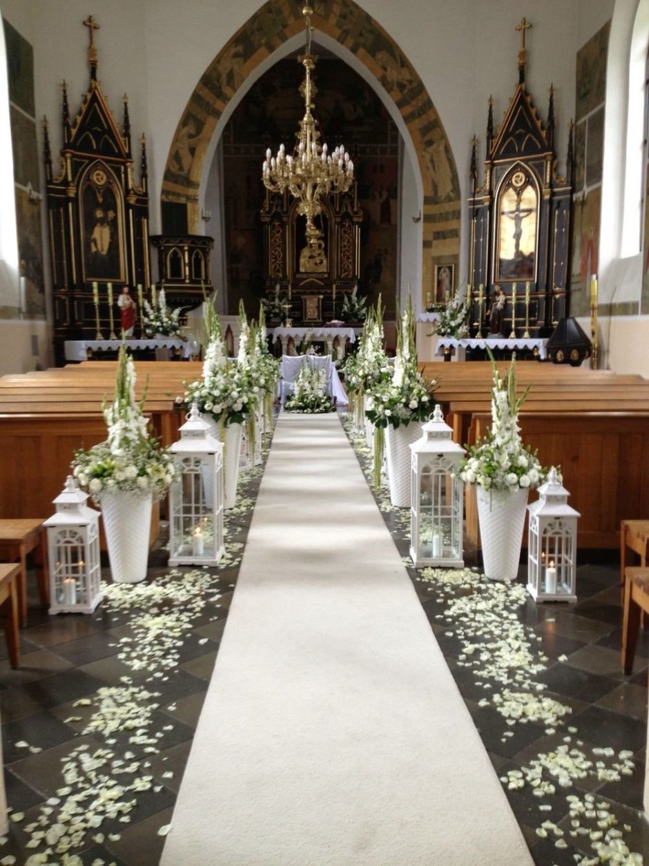 Свадебный алтарь в церкви