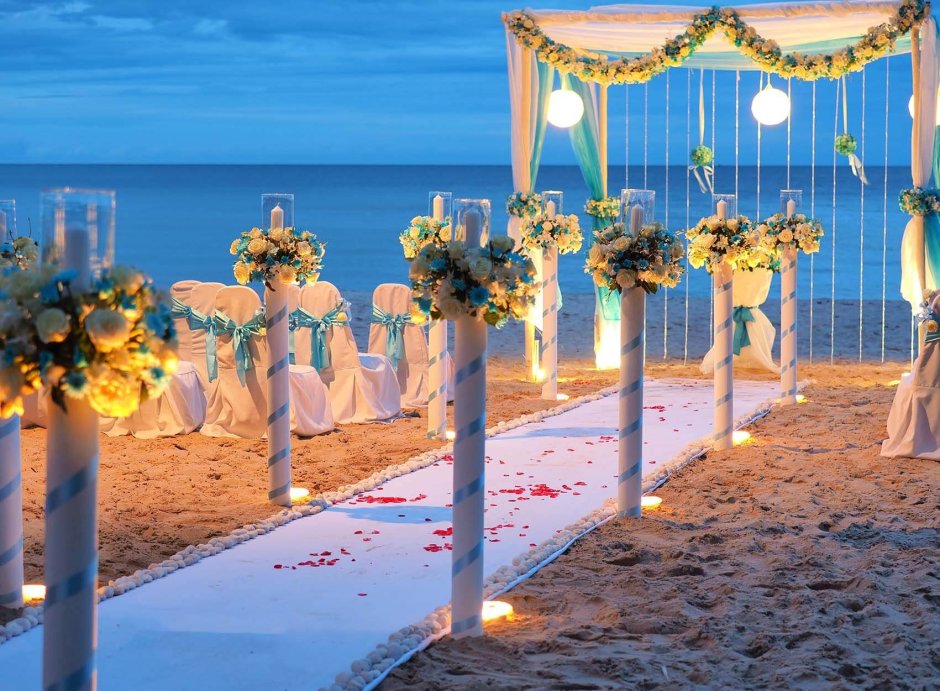 Свадьба у алтаря на море