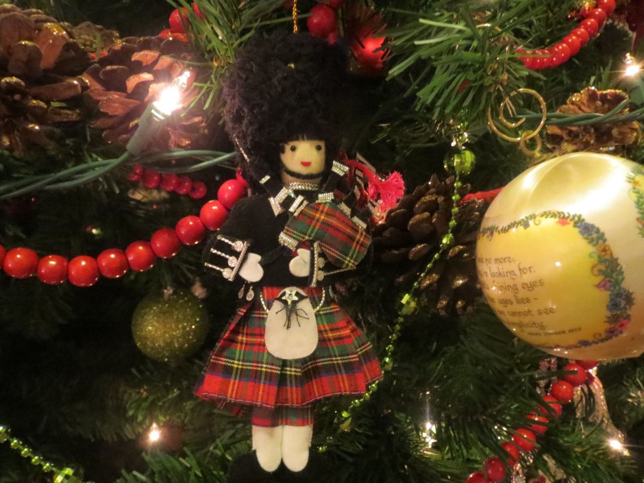 Новогодняя елка в шотландском стиле