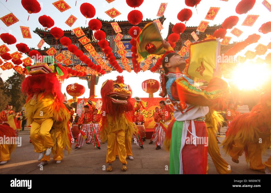 Танец льыов китайский новый год