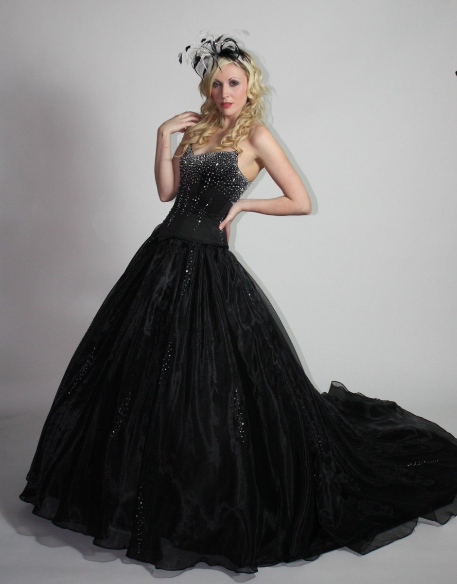 Черное свадебное платье