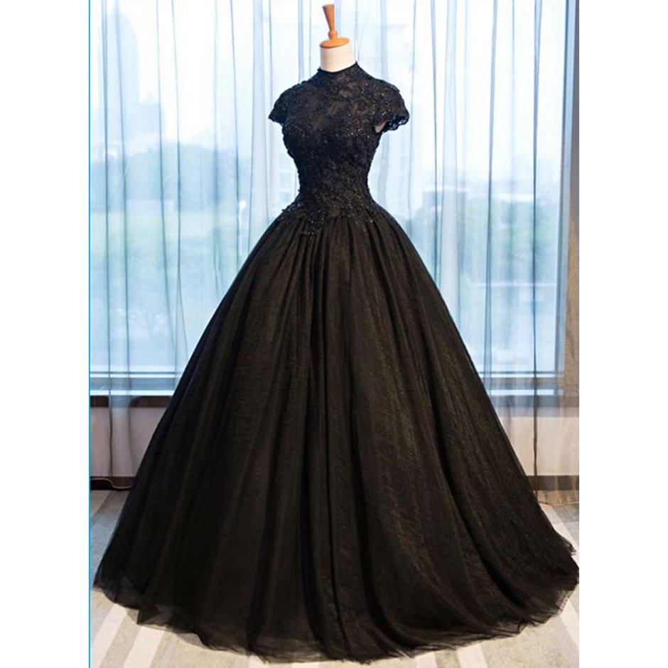 Чёрное платье Эстетика пышное