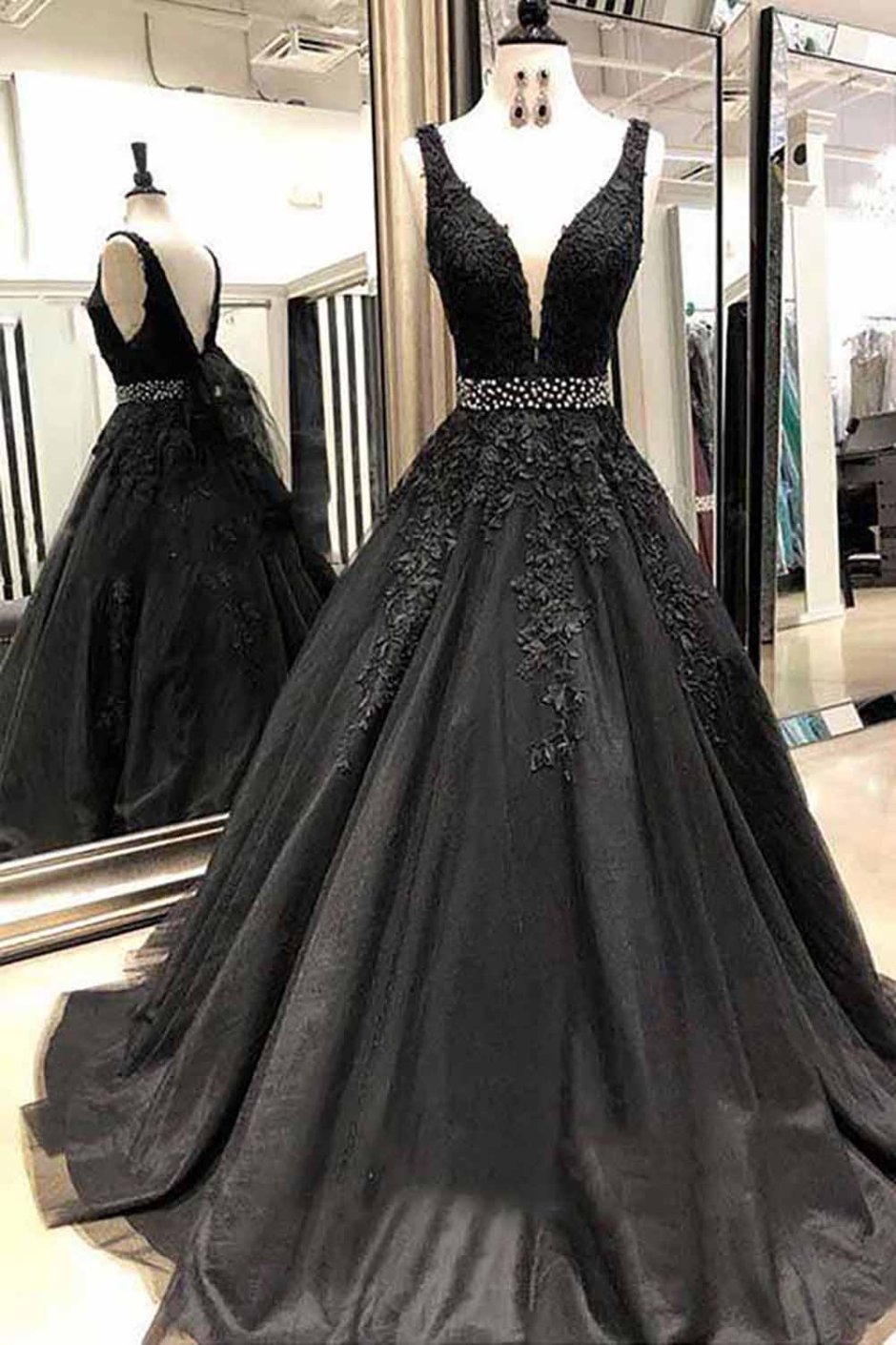 Черное бальное платье