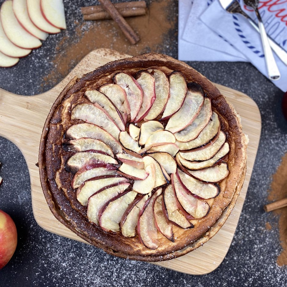 Кусок пирога с яблоками
