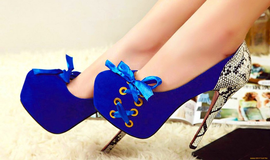 Голубые туфли на шпильке с бантиком
