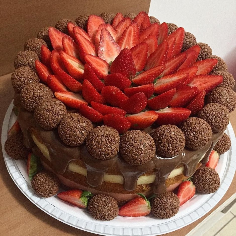 Торт шоколадно ягодный песочный