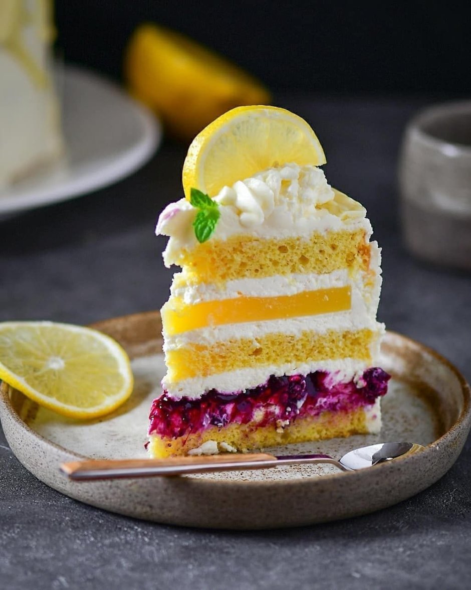 Декор торта дольками лимона