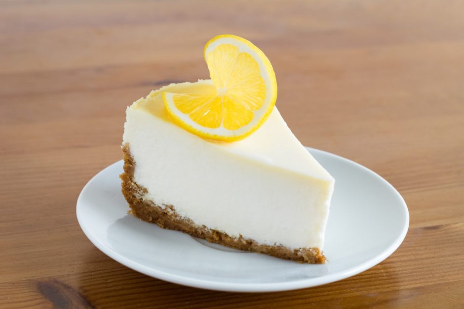 Лимонный торт с чизкейком внутри