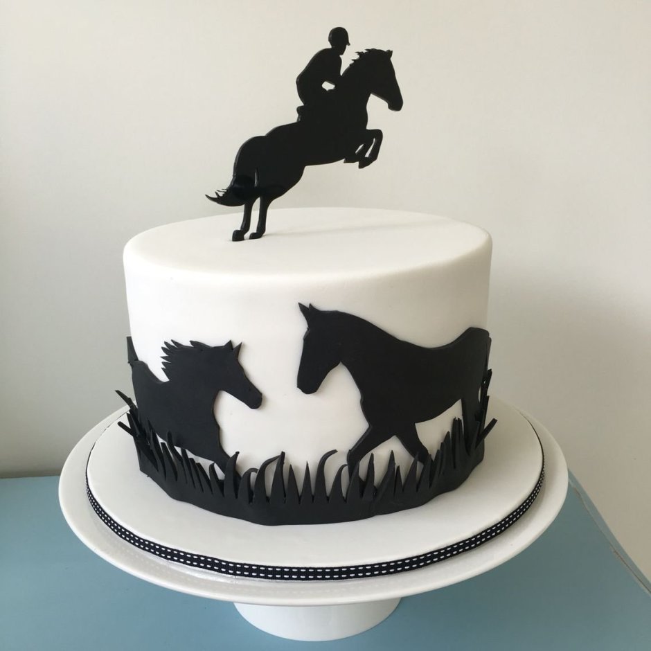 Торт кремовый с лошадью