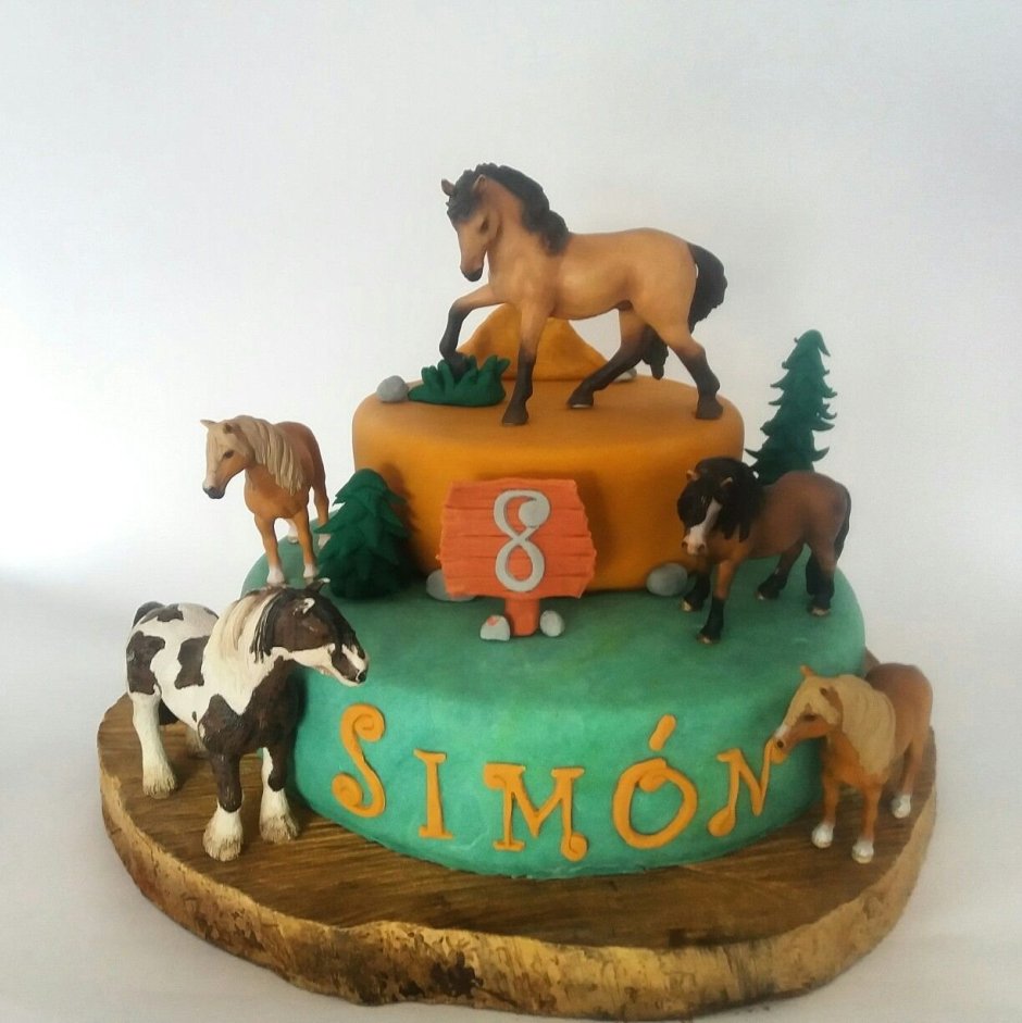 Торт с фигуркой лошади