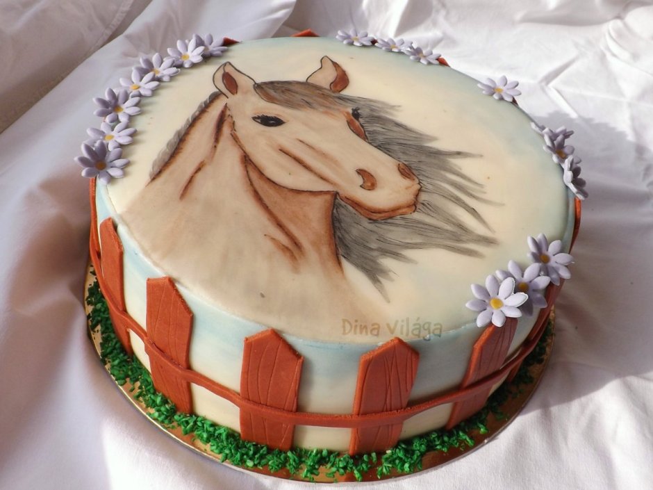 Торт лошадь из крема
