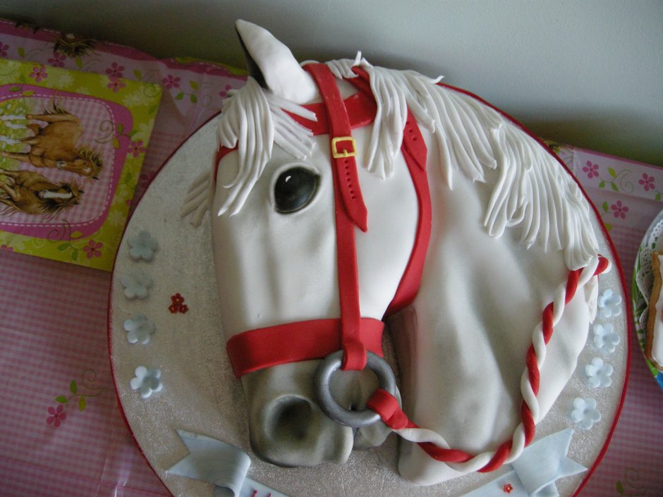 Торт в виде лошади кремовый