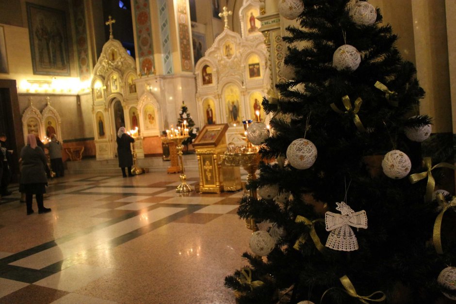 Рождественская елка в церкви