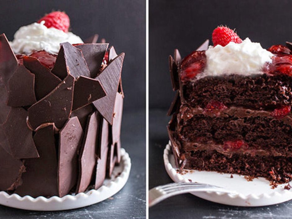 Шоколадное клубничный торт в разрезе