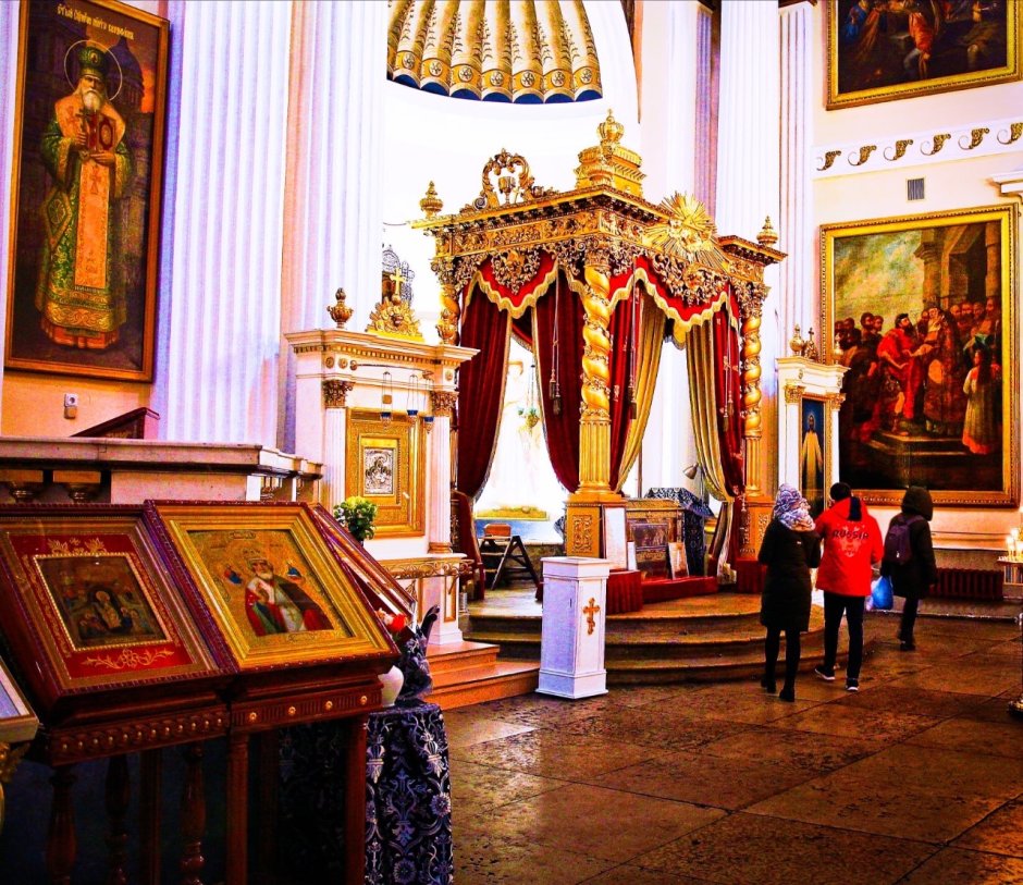 Троицкий собор Александро-Невской Лавры мощи