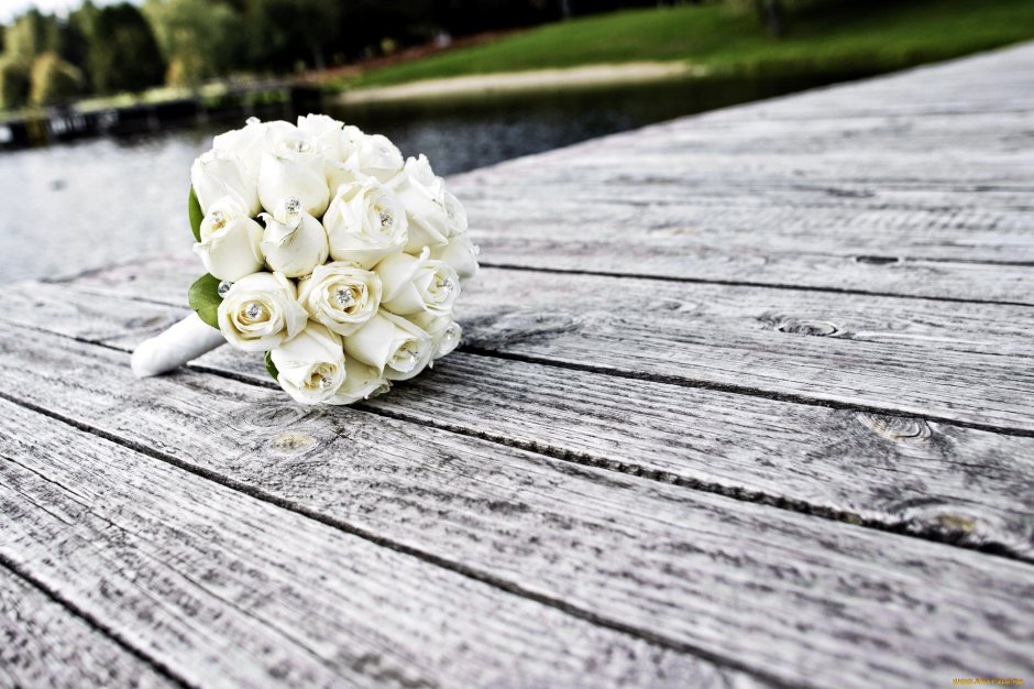 Белые Свадебные розы